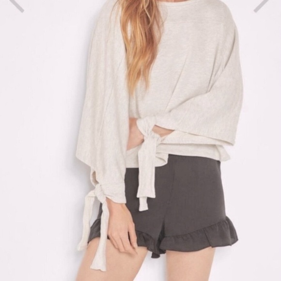 BCBG MAXAZRIA RUFFLE HEM WOMENS SHORTS - Picture 2 of 2